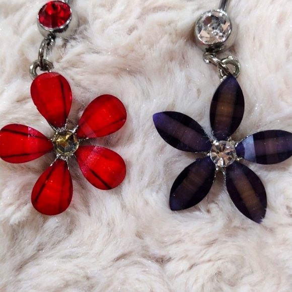 2 Belly Rings Beautiful Flower Superior Quality - Picture 1 of 6